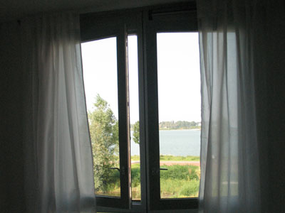 bedroom2